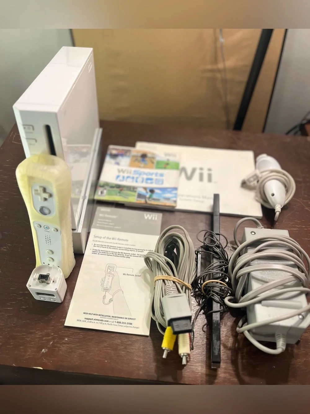 Nintendo Wii Console Bundle with White Accessories